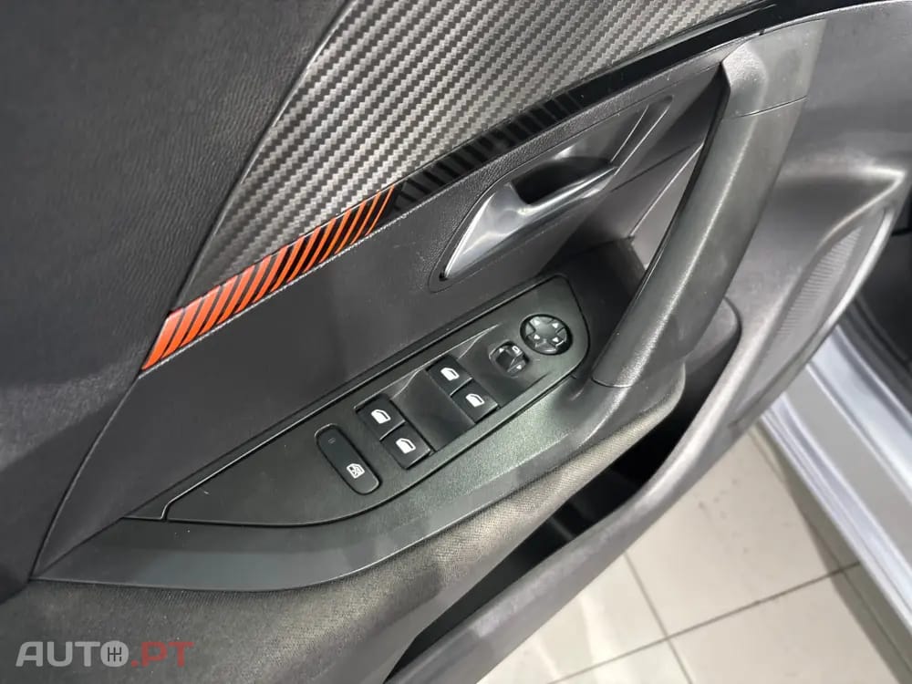 Peugeot 2008 1.2 PureTech Active
