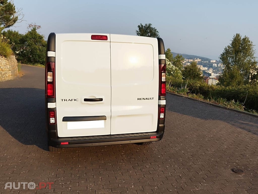 Renault Trafic 2.0 dCi L2H1 1.0T Grand Zen