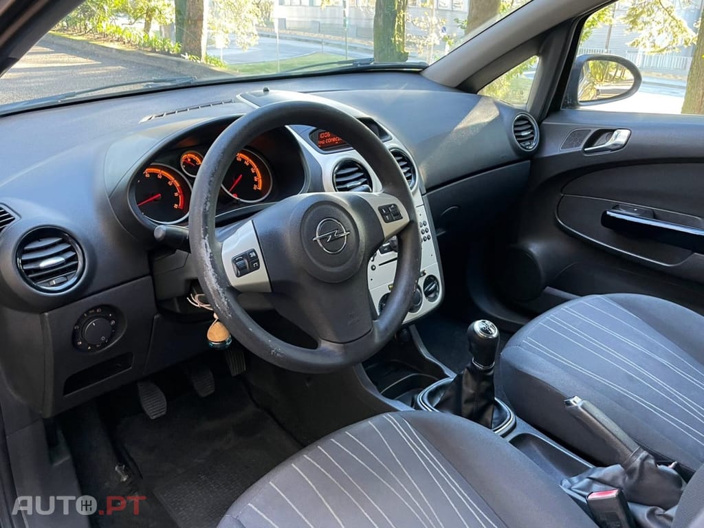 Opel Corsa 1.2 Enjoy