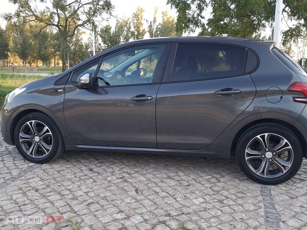 Peugeot 208 1.6 BlueHDi Style