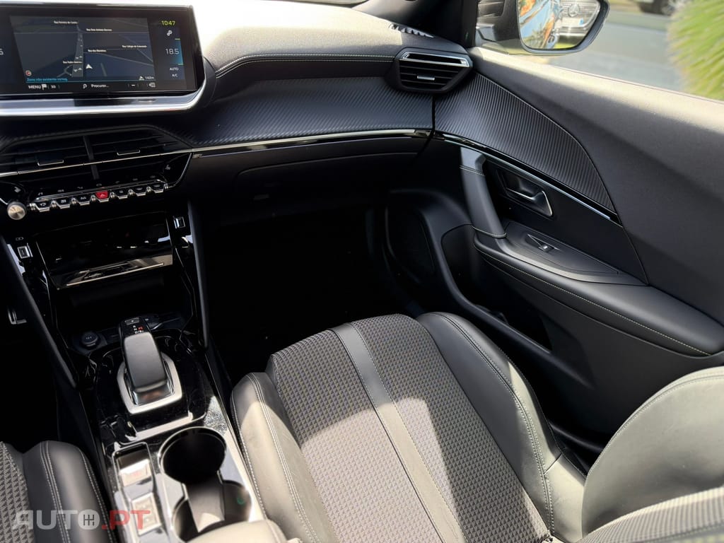 Peugeot E-2008 50 kWh GT