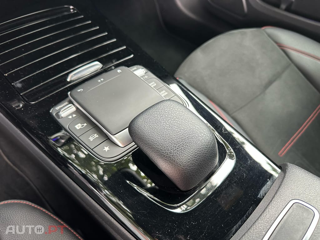 Mercedes-Benz A 250 e AMG Line
