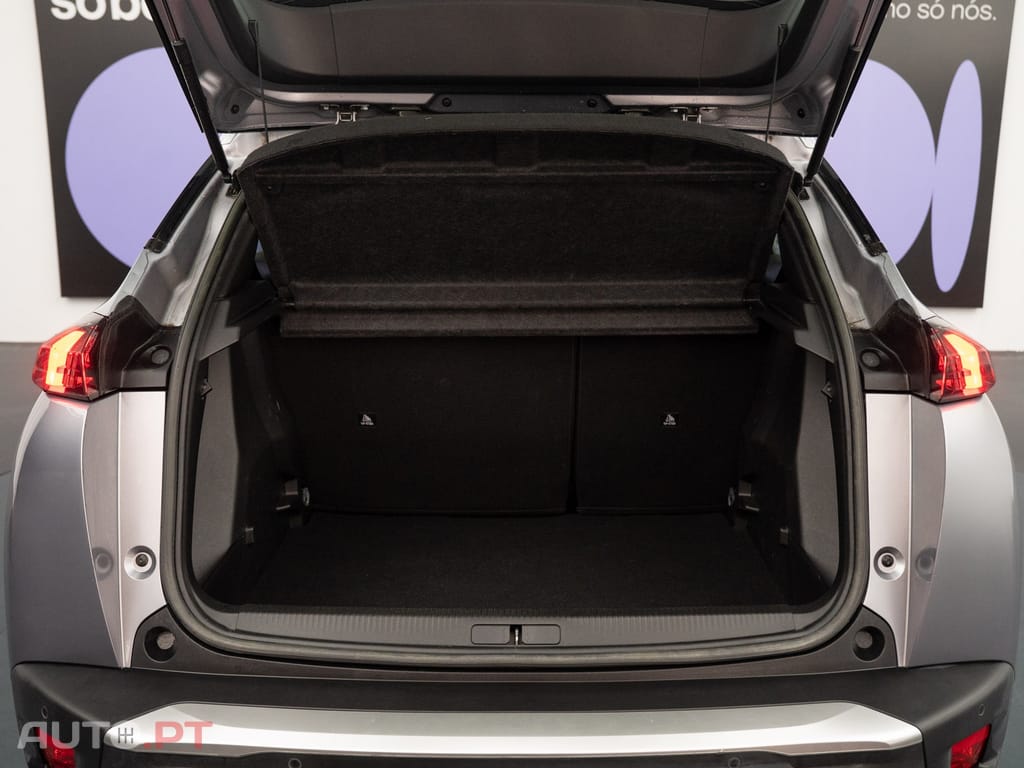 Peugeot E-2008 50 kWh Active Pack