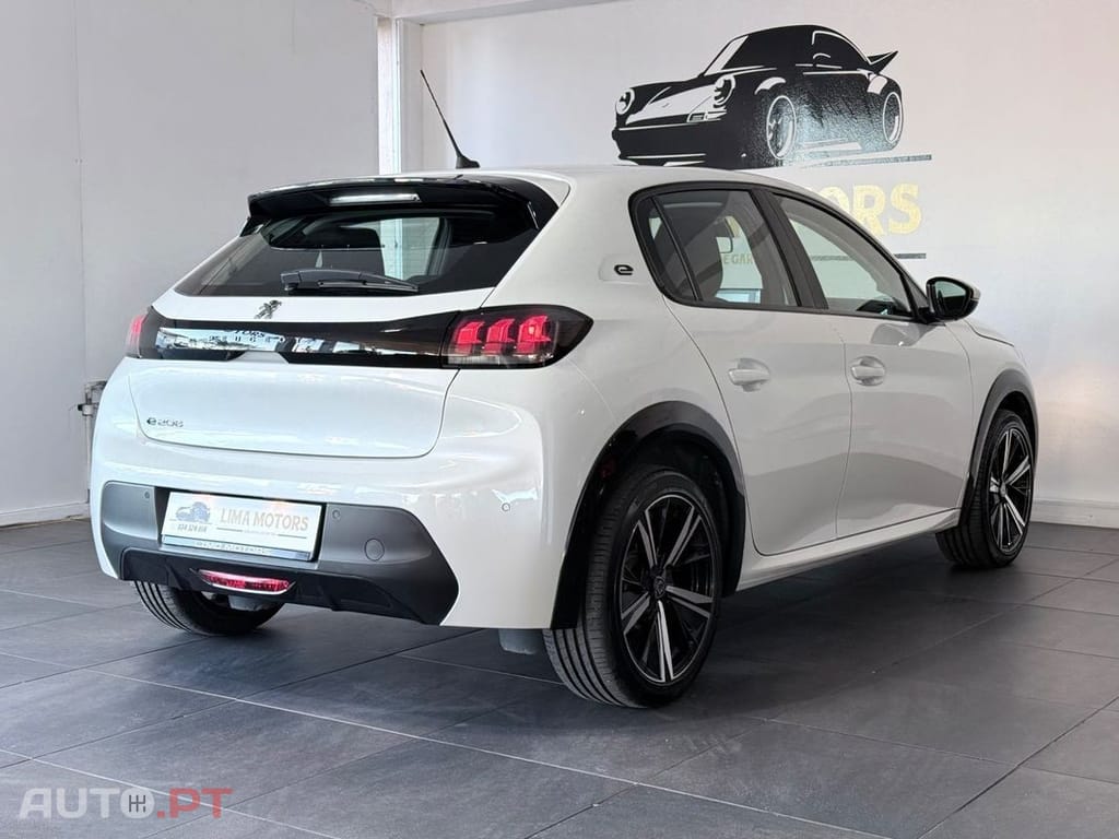 Peugeot E-208 50 kWh Allure Pack