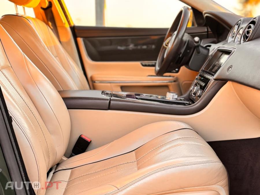 Jaguar XJ 3.0 v6 premium luxury