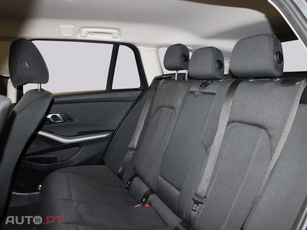 BMW 330 TOURING PLUG-IN ADVANTAGE I.V.A DEDUTÍVEL