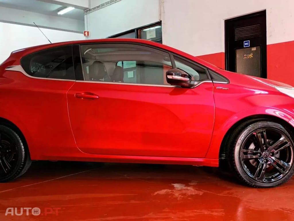 Peugeot 208 1.2 PureTech GT Line
