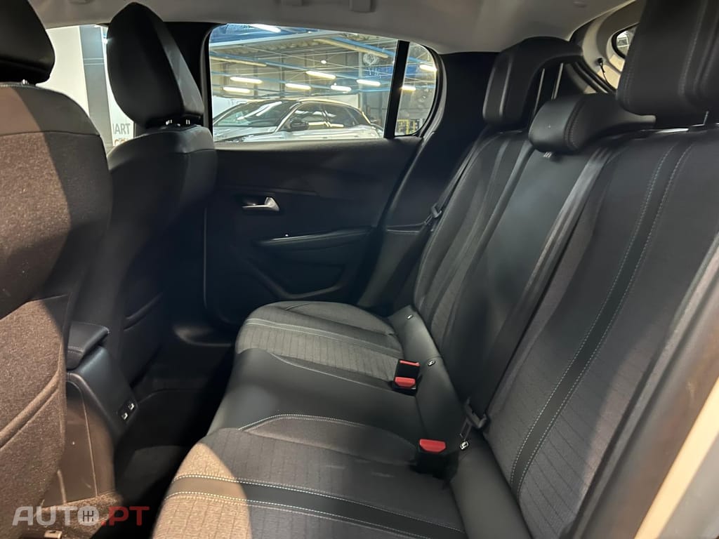 Peugeot E-208 50 kWh Allure Pack