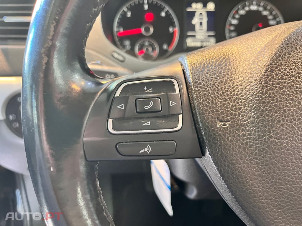 Volkswagen Jetta 1.6 TDI Advance BlueMotion
