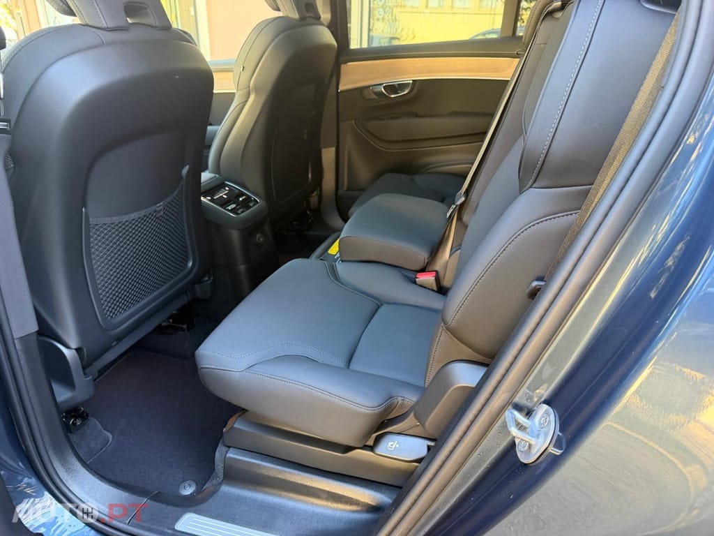 Volvo XC90 2.0 T8 PHEV Plus Dark AWD