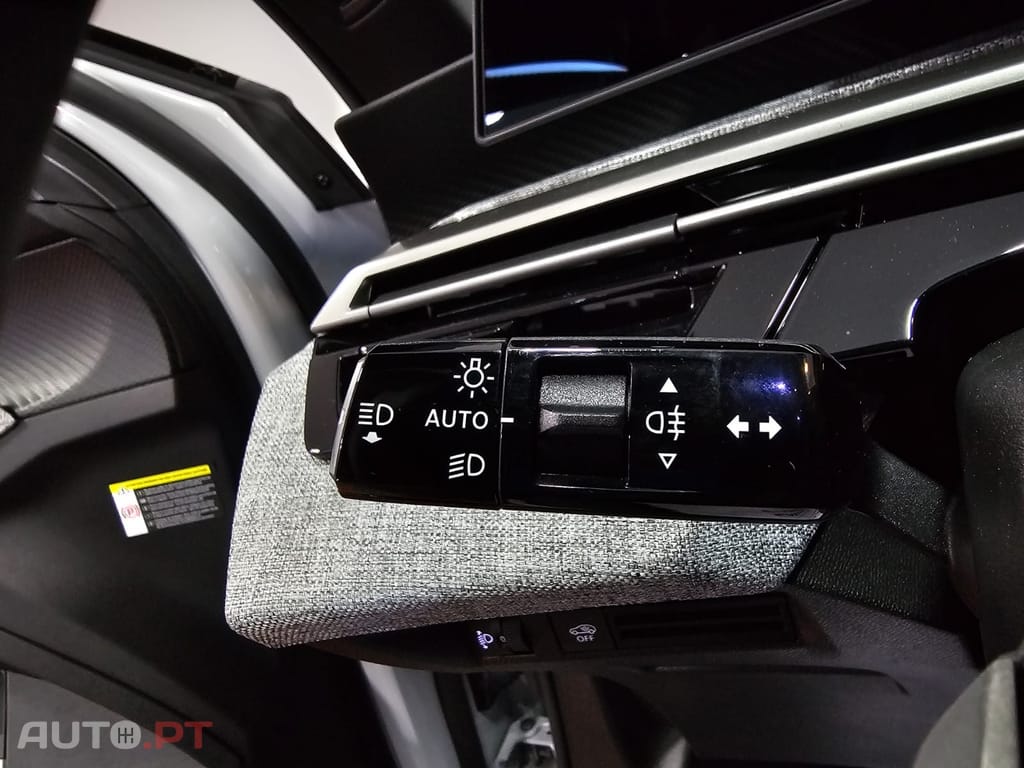 Peugeot 5008 ALLURE HYBRID E-DCS6