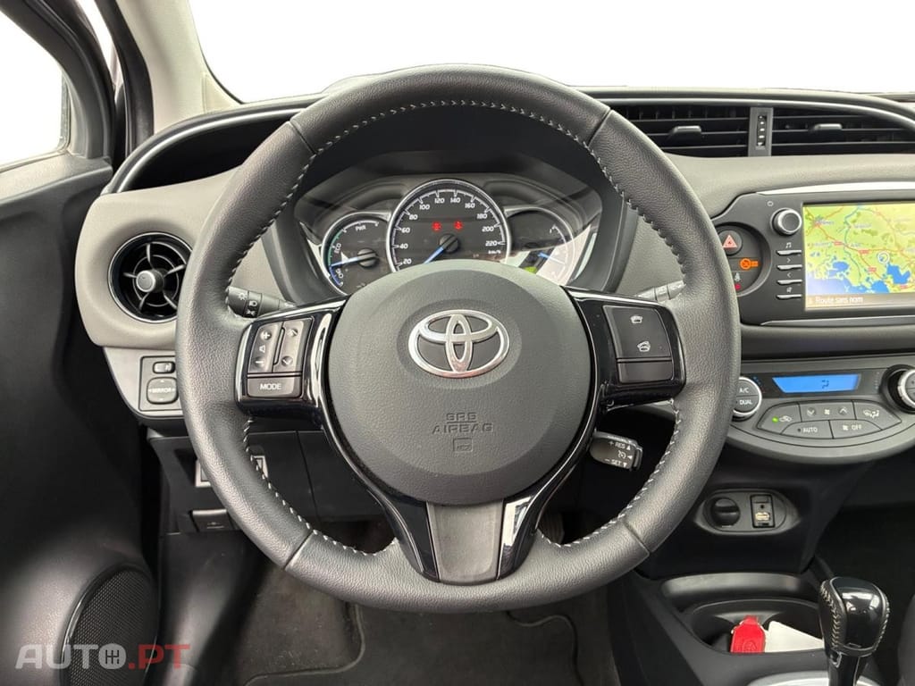 Toyota Yaris 1.5 Hybrid France Business