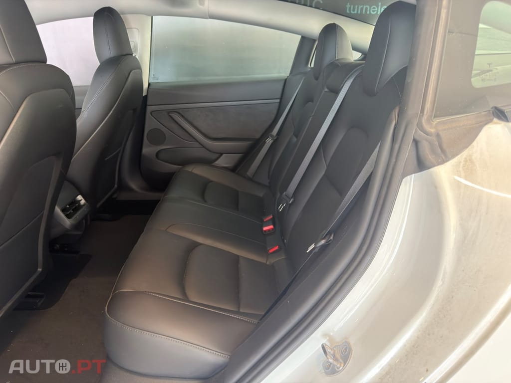 Tesla Model 3 Standard Range Plus RWD