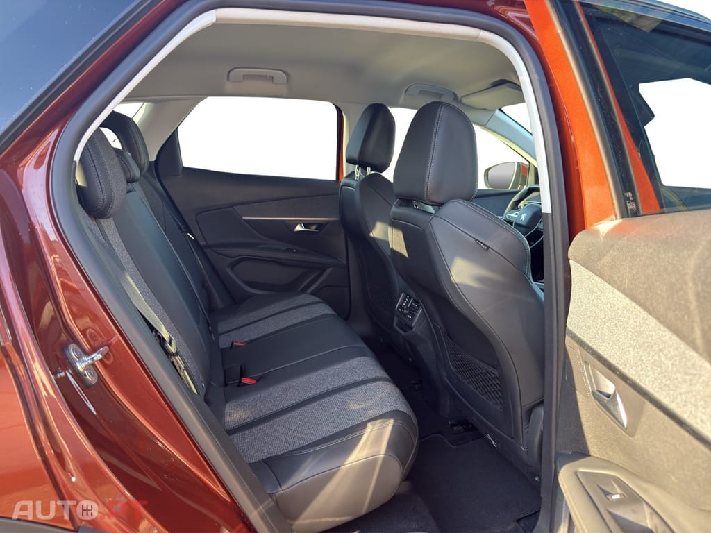 Peugeot 3008 1.2 PureTech Allure EAT8