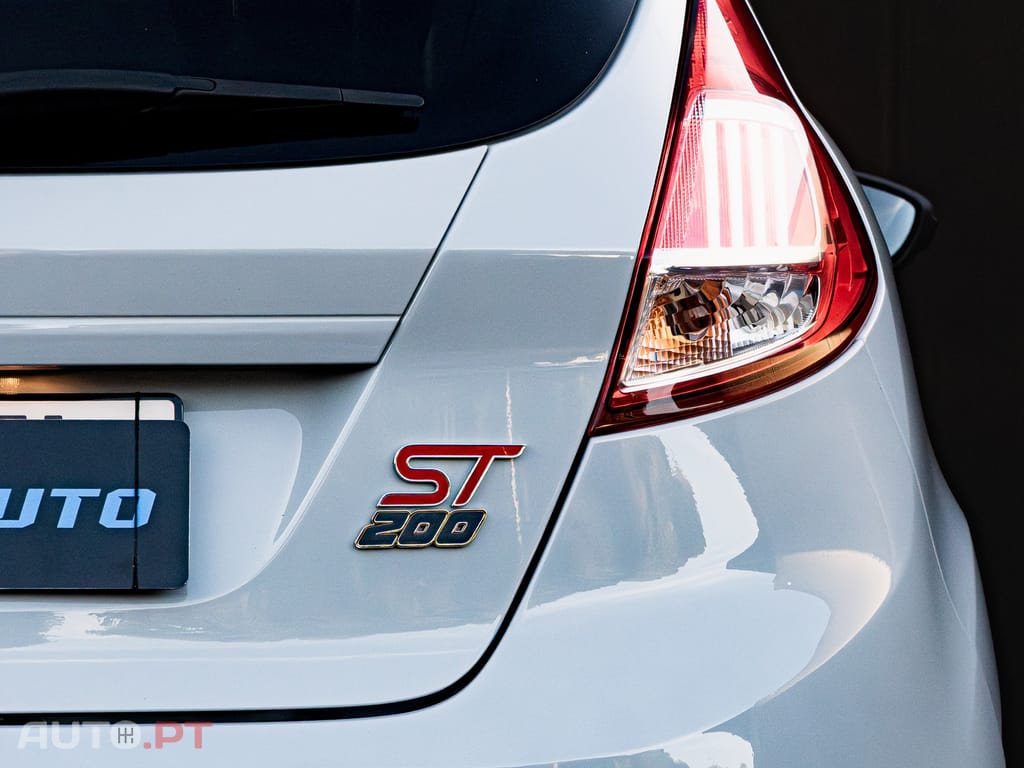 Ford Fiesta ST 200