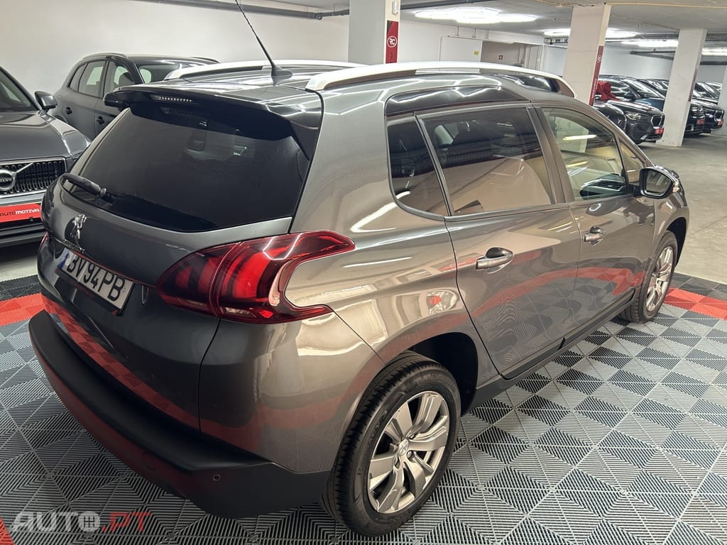 Peugeot 2008 1.2 PureTech Style