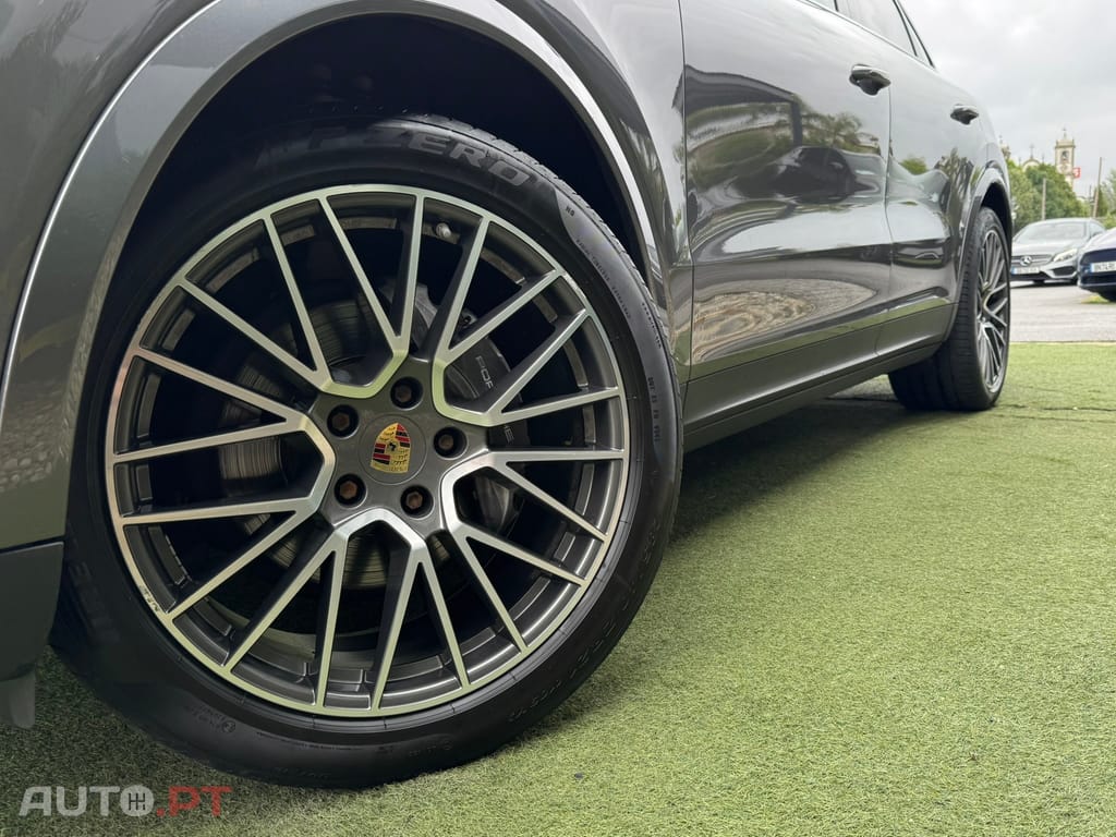 Porsche Cayenne Standard