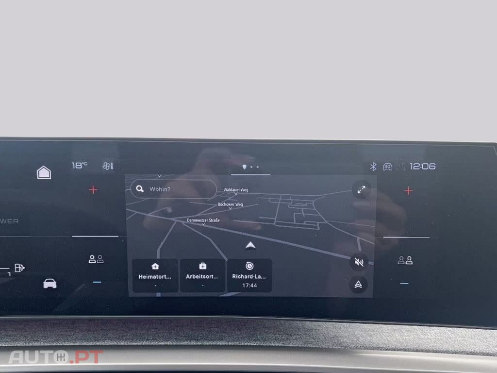 Peugeot 3008 1.2 Hybrid 136 Allure I.V.A DEDUTÍVEL 