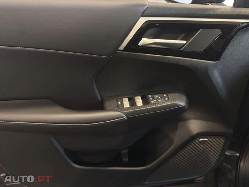 Mitsubishi Outlander PHEV Intense I.V.A DEDUTIVEL 