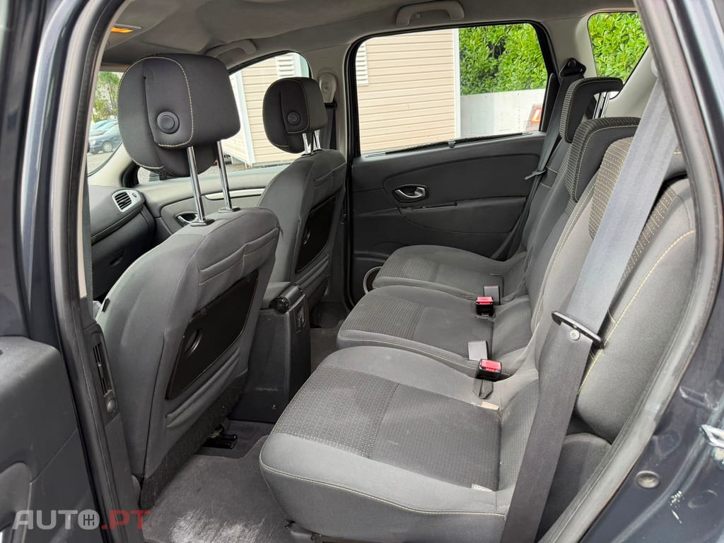 Renault Scénic 1.9 dCi FAP Dynamique