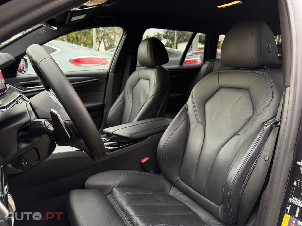 BMW 530 e Pack Desportivo M