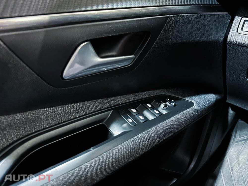 Peugeot 5008 Allure Pack EAT-8
