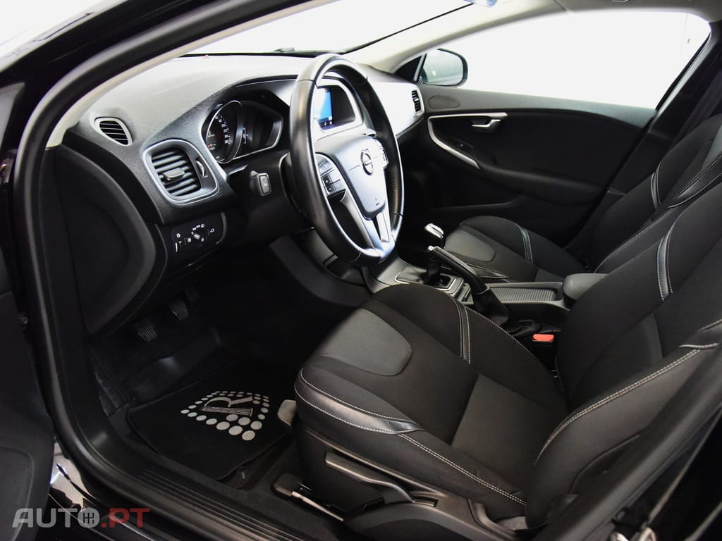 Volvo V40 2.0 D3 Momentum