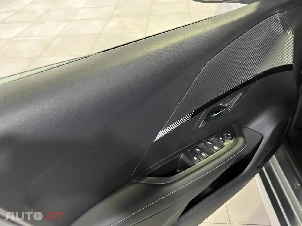 Peugeot 208 1.2 Hybrid Allure e-DCS6