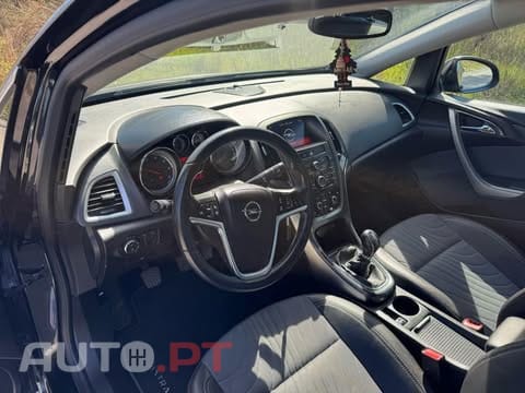 Opel Astra Sedan 1.6 CDTi