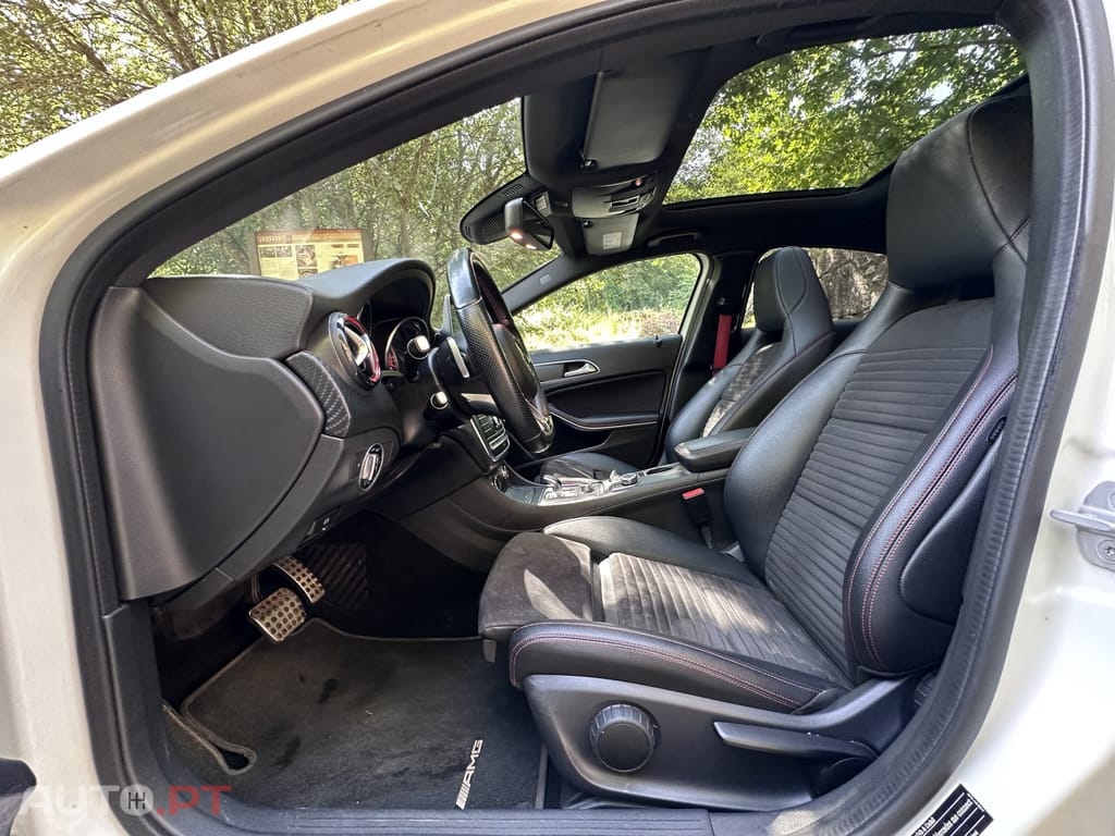 Mercedes-Benz A 45 AMG 4Matic Speedshift 7G-DCT