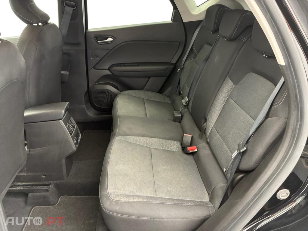 Renault Captur 1.6 E-Tech Hybrid Evolution