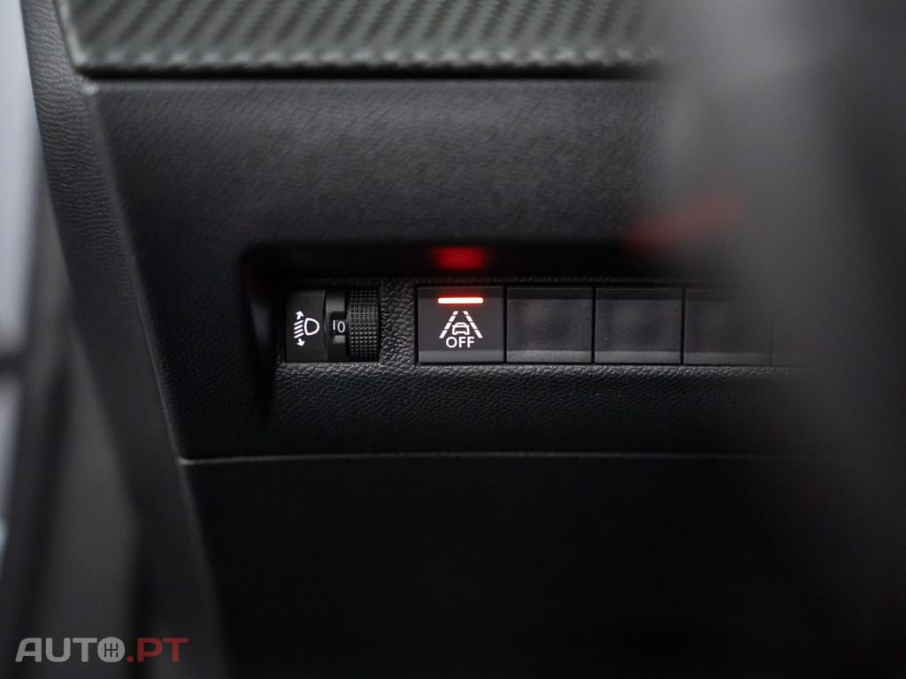 Peugeot E-2008 50 kWh Active Pack