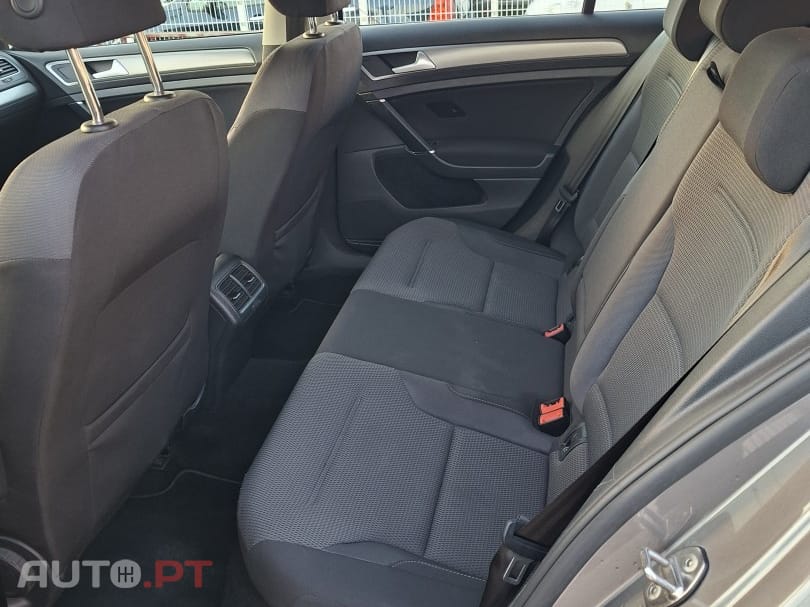 Volkswagen Golf 1.6 TDi GPS Edition DSG — fotografia 11