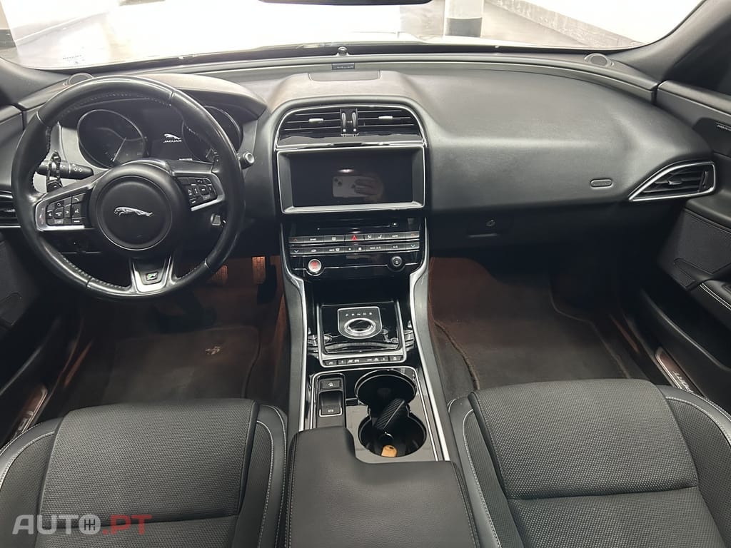 Jaguar XE 2.0 D R-Sport Aut.