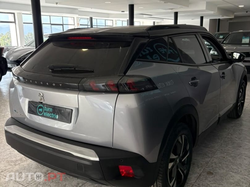 Peugeot E-2008 50 kWh Allure Pack