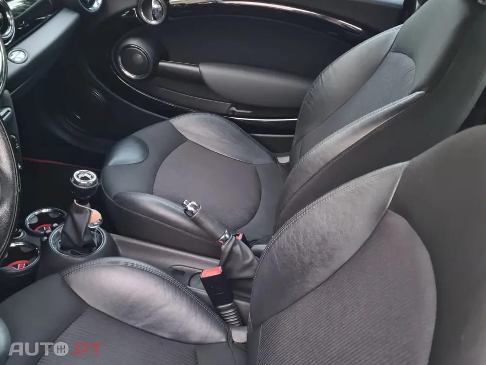 MINI Cooper Cooper D