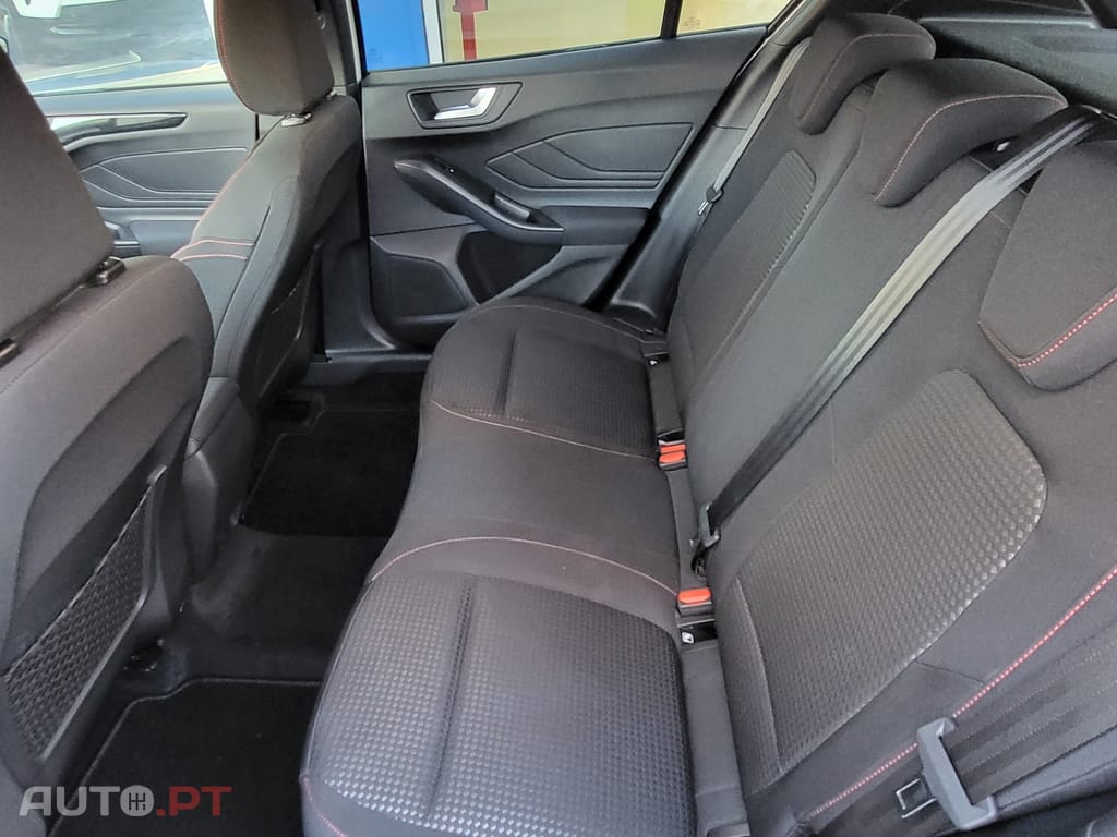 Ford Focus 1.0 EcoBoost MHEV ST-Line