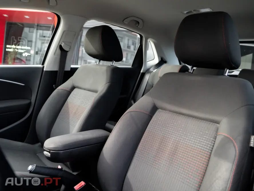 Volkswagen Polo 1.0 Confortline