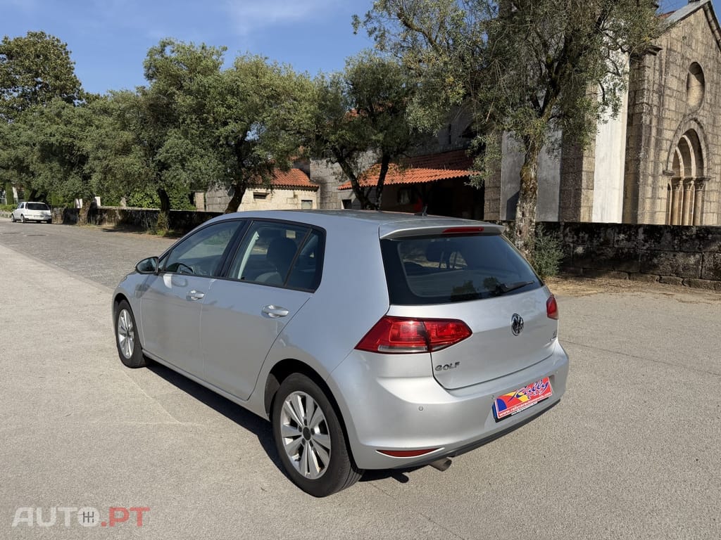 Volkswagen Golf 1.6 TDi Confortline DSG