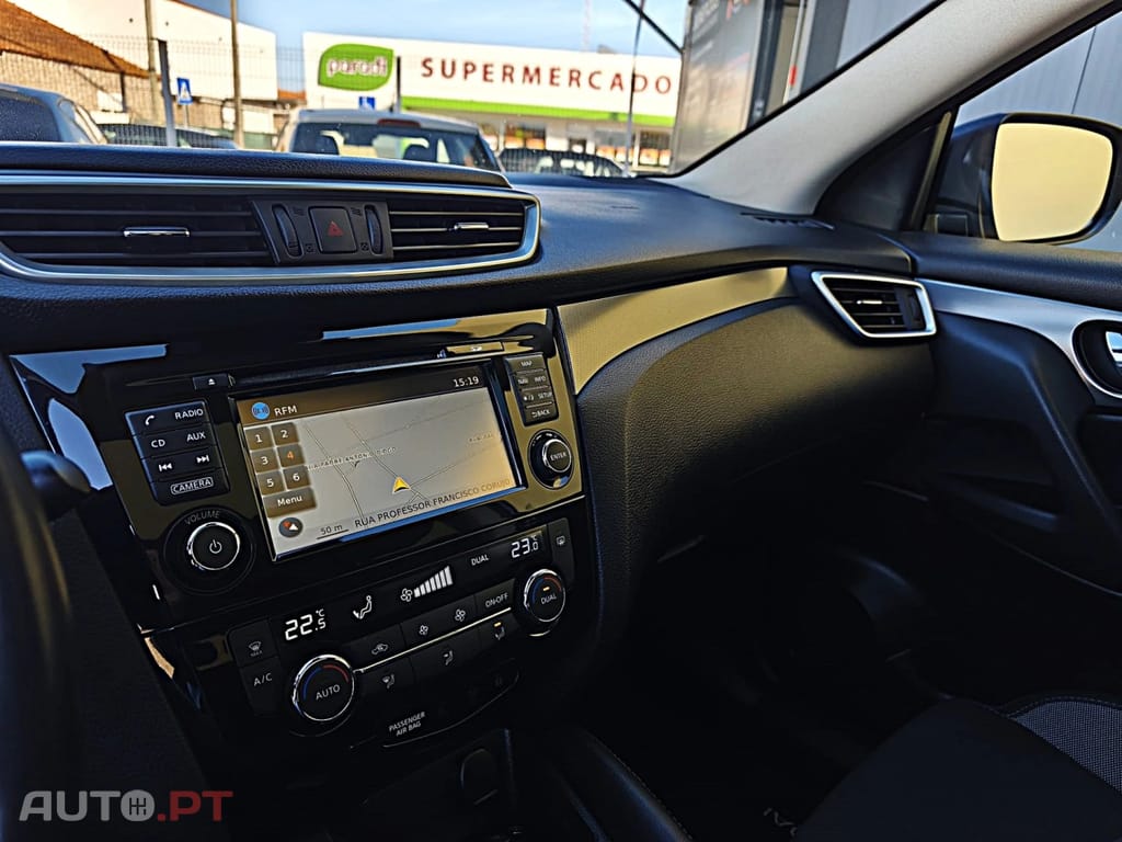 Nissan Qashqai 1.2 DIG-T N-Connecta 18
