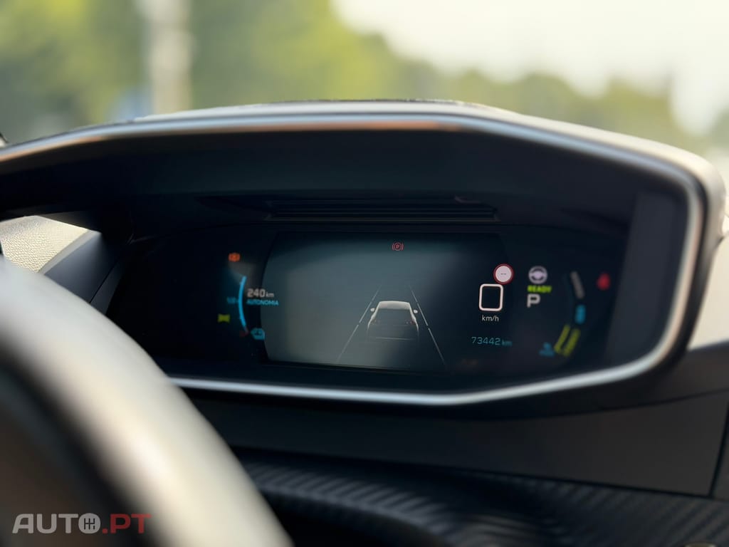 Peugeot E-2008 50 kWh GT