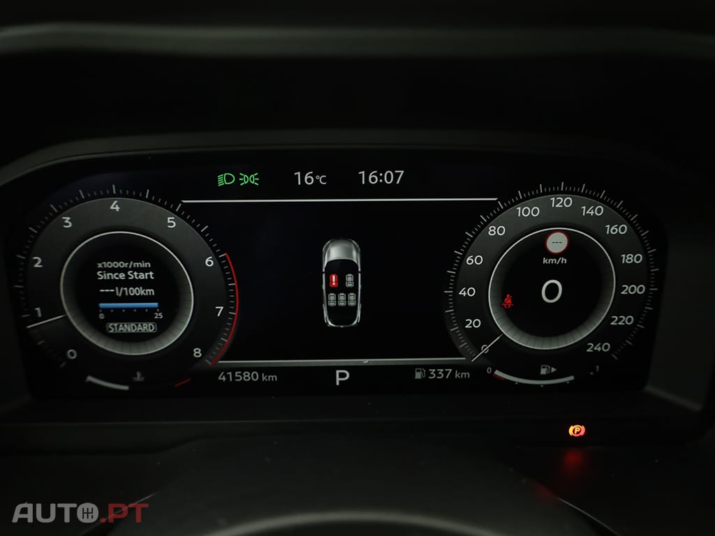 Nissan Qashqai Qashqai 1.3 DIG-T N-Connecta LED Xtronic