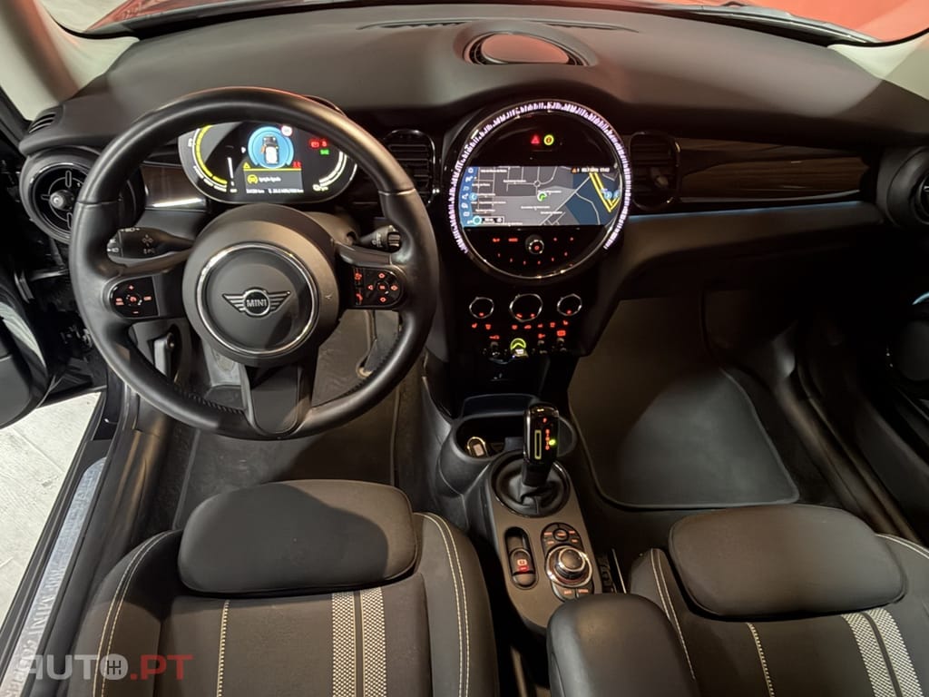 MINI Cooper Cooper SE Premium Essential