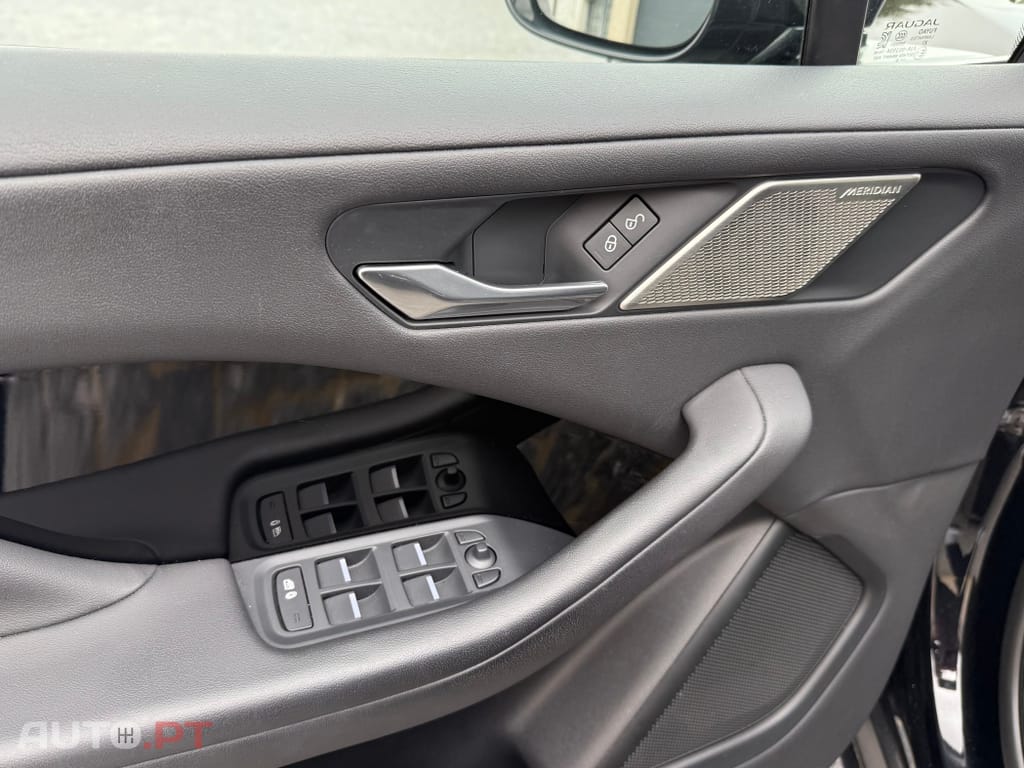 Jaguar I-Pace EV400 AWD S