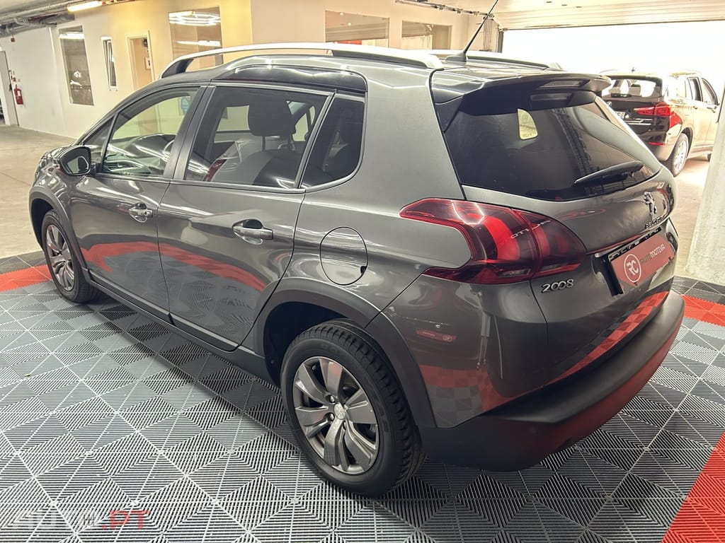 Peugeot 2008 1.2 PureTech Style