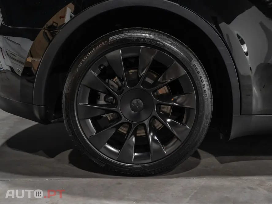 Tesla Model Y Long Range Dual Motor AWD