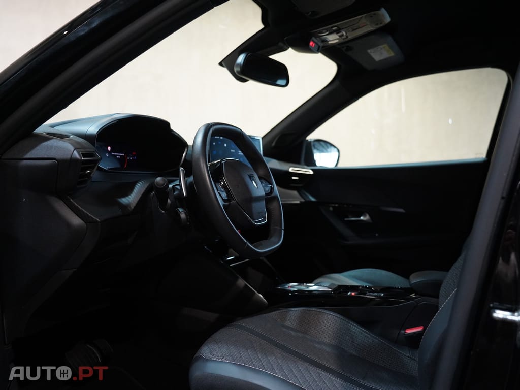 Peugeot 2008 1.2 Hybrid Allure e-DCS6