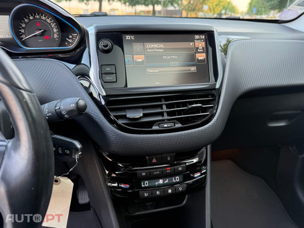 Peugeot 2008 1.2 PureTech Allure