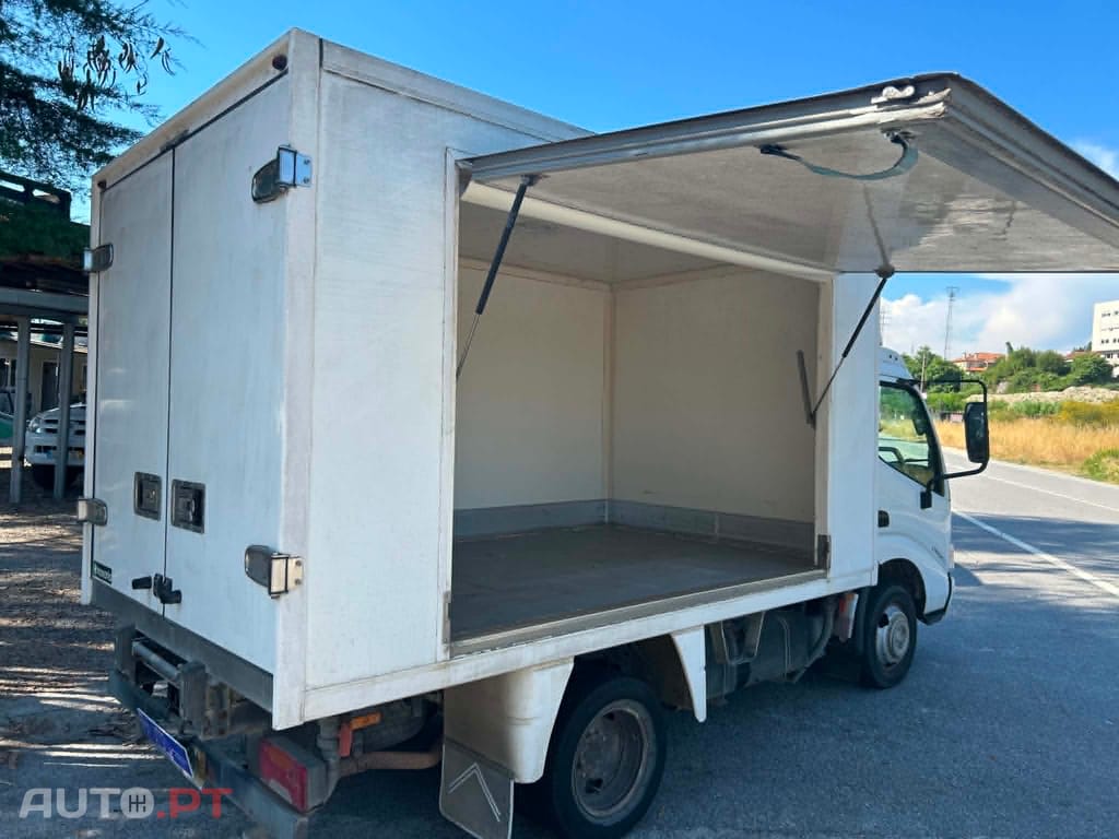 Toyota Dyna M35.25 3.0D-4D Contentor térmico