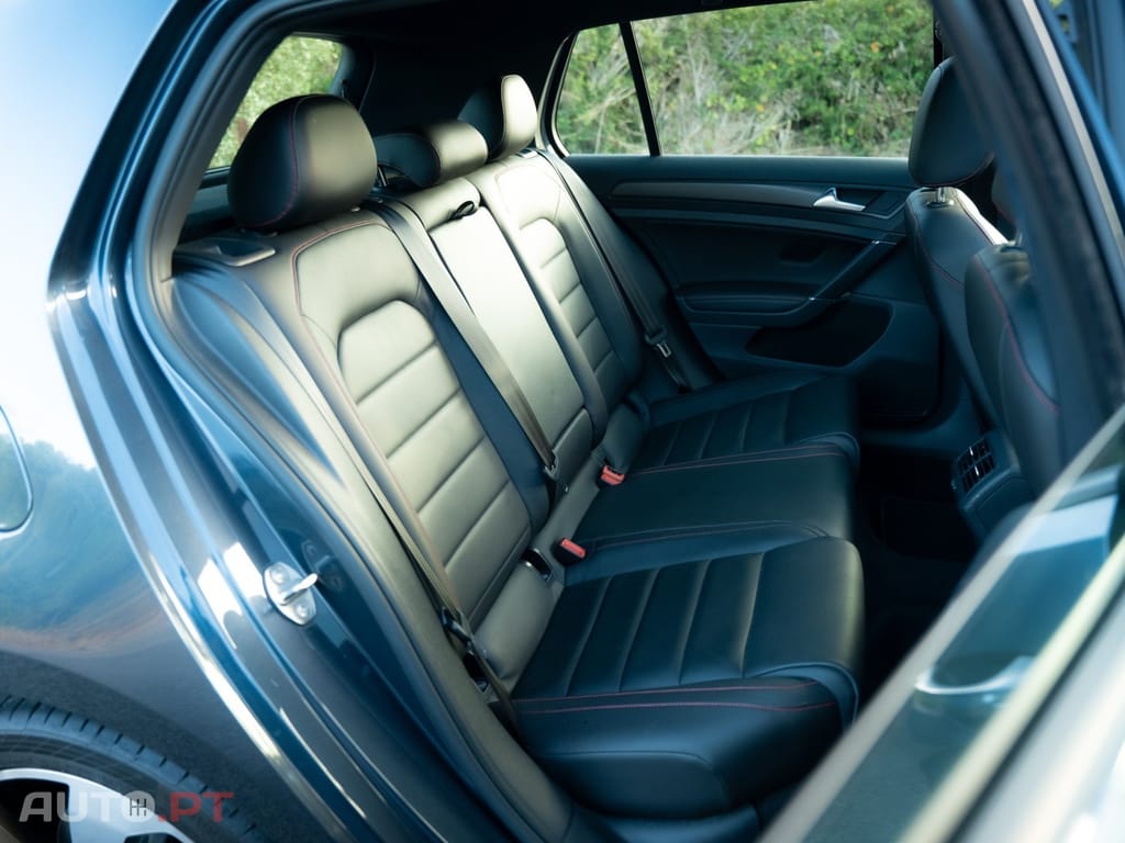 Volkswagen Golf 2.0 TSI GTI